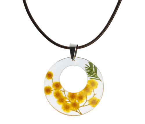 collana in resina mimosa
