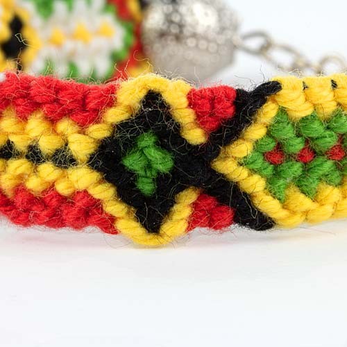 bracciale a macrame fratellanz particolare