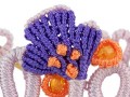 bracciale a macrame lilla particolare