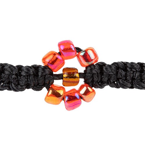bracciale a macrame luce particolare