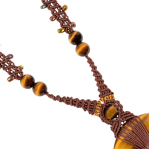 collana fatta a mano occhio di tigre particolare