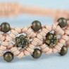 bracciale a macrame margherite particolare
