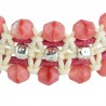 bracciale a macrame panna e fragole particolare